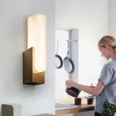 Agatha Wall Lamp