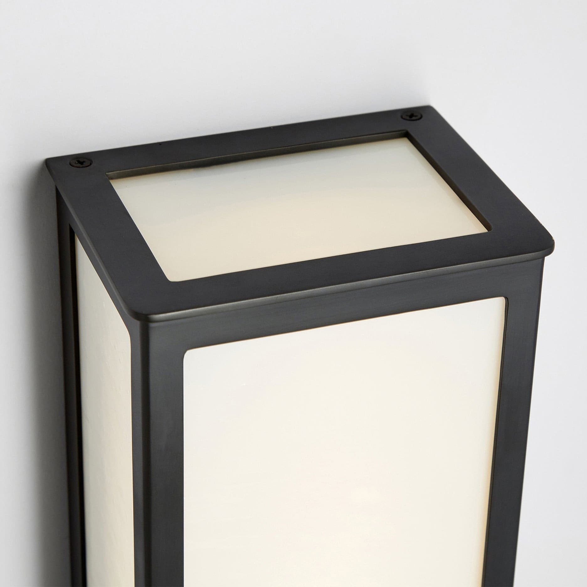 Amsel Outdoor Wall Lamp