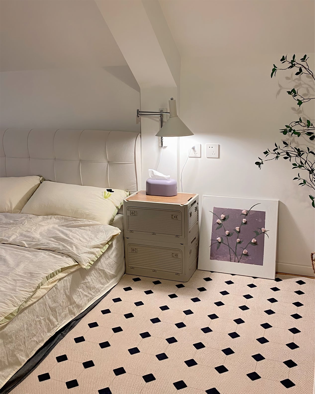 Anvia Plug In Wall Lamp