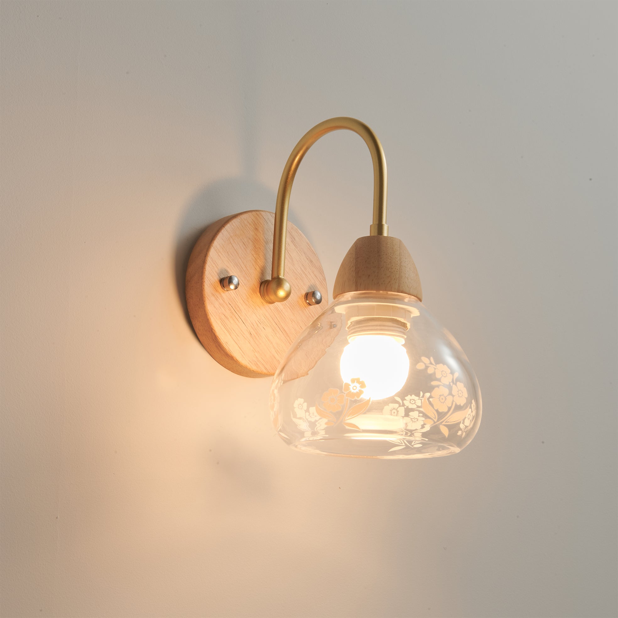 Armed Wall Lamp