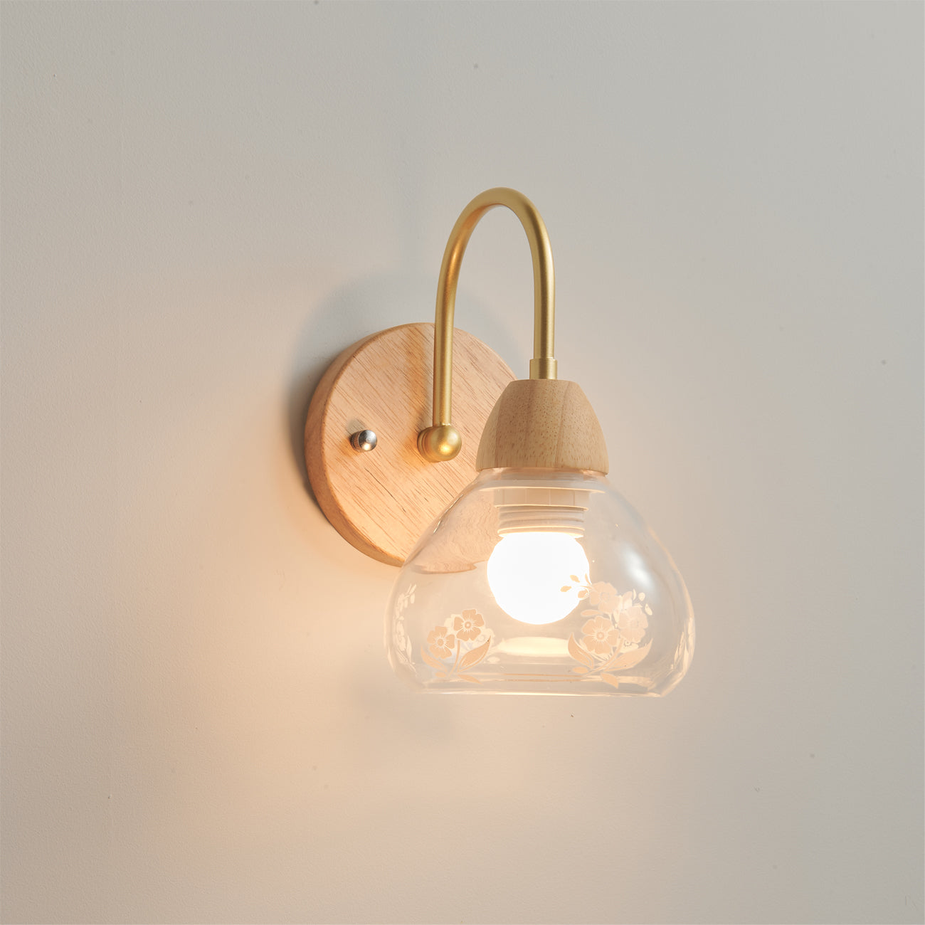 Armed Wall Lamp