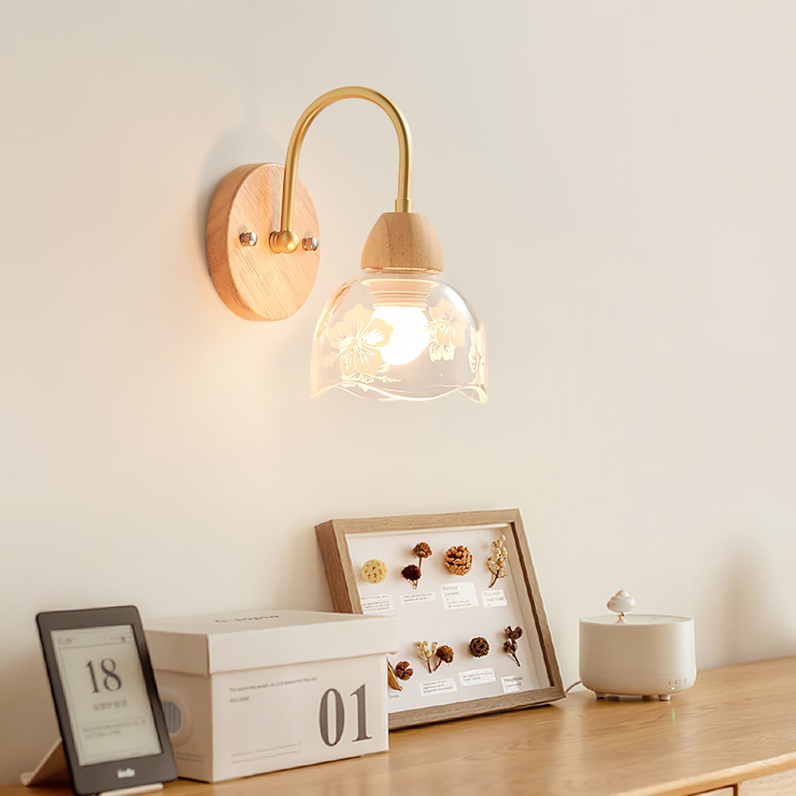 Armed Wall Lamp
