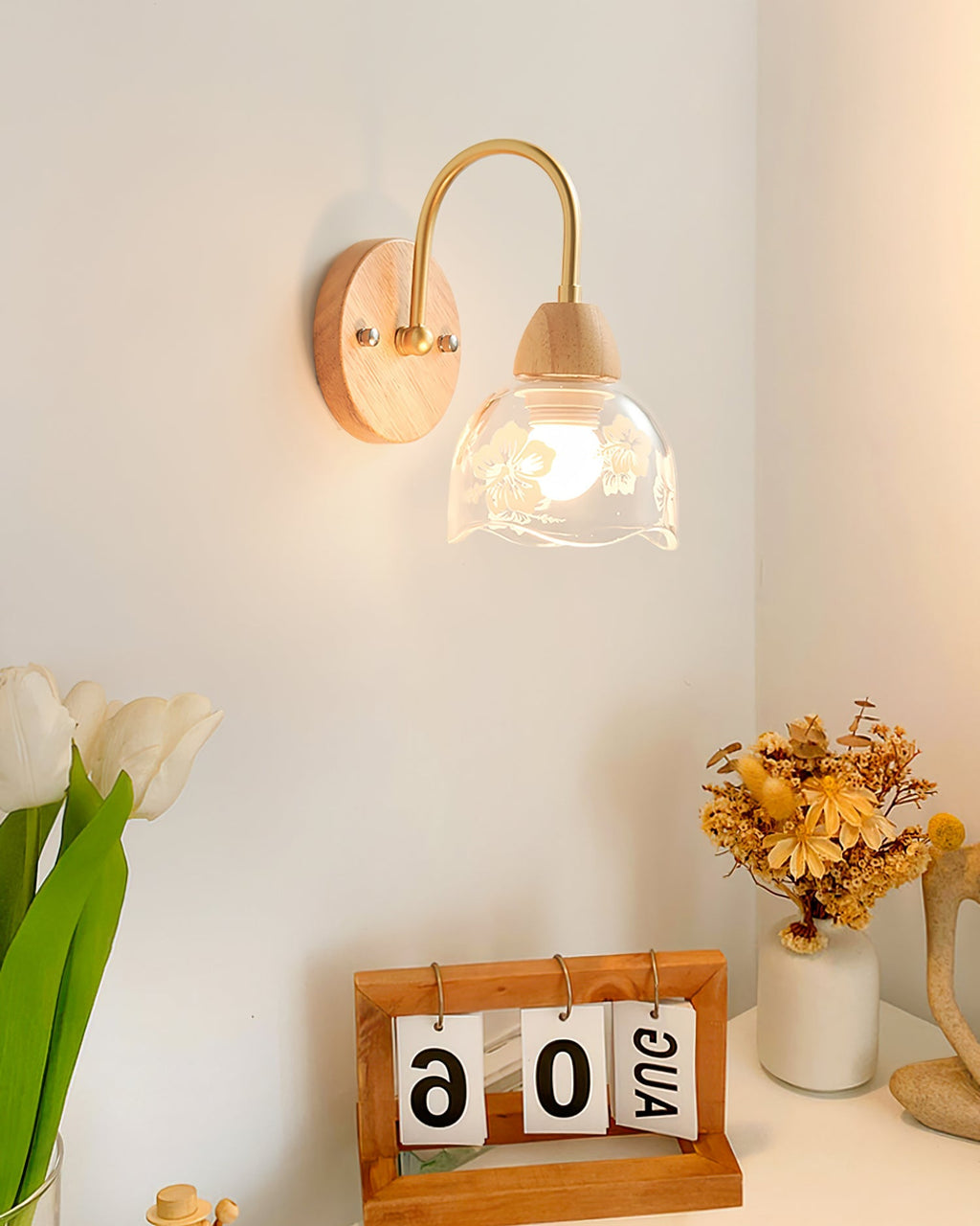 Armed Wall Lamp
