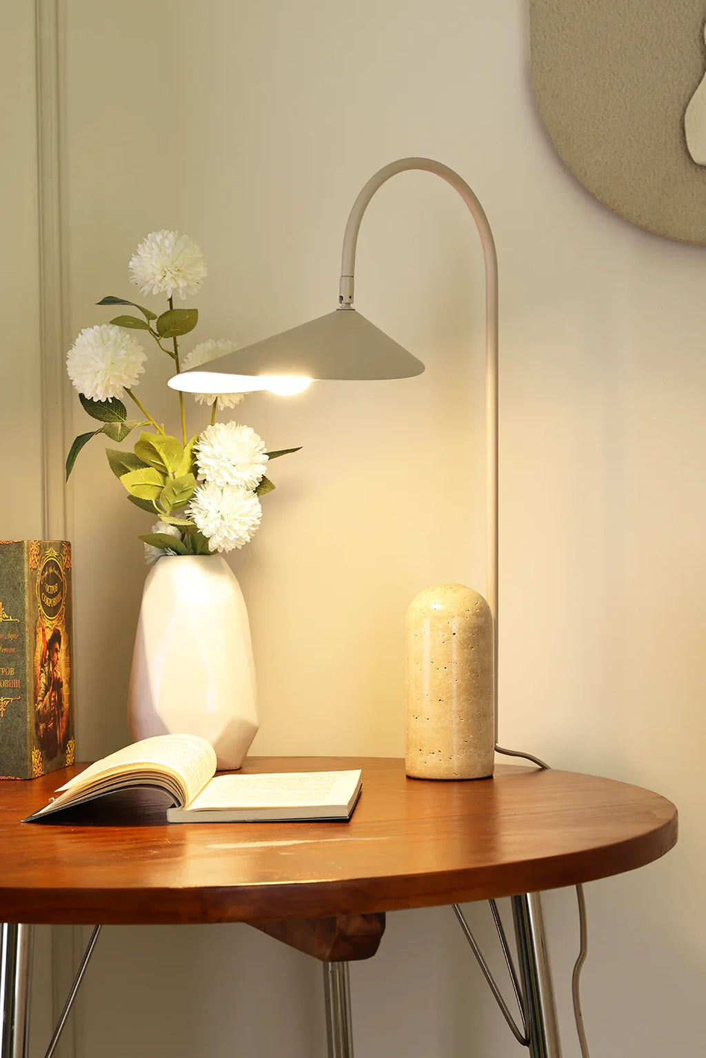 Arum Duckbill Table Lamp