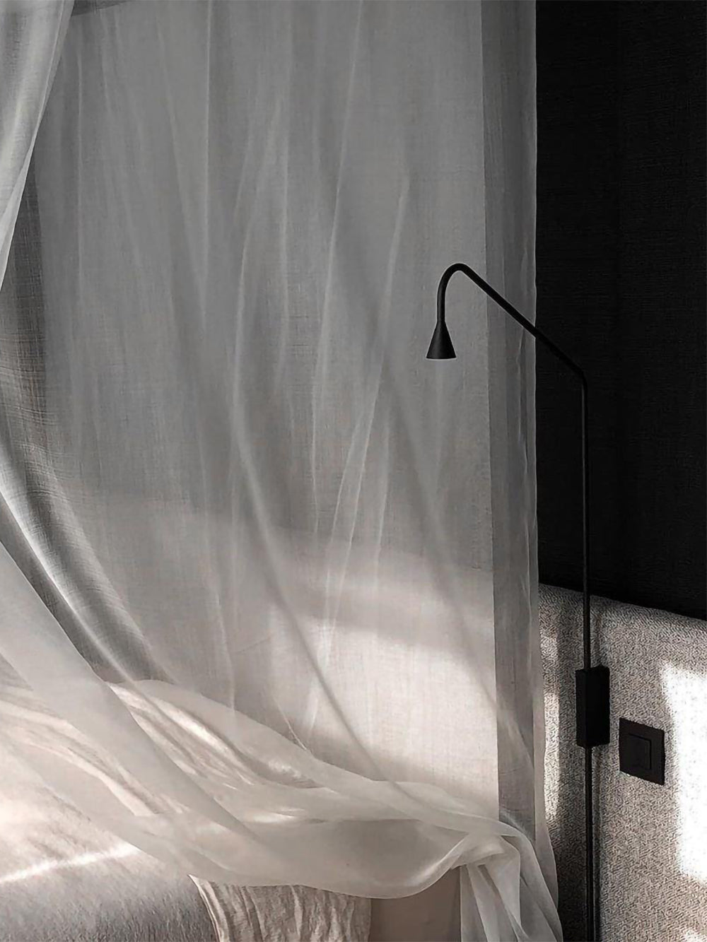 Svarna Wall Lamp