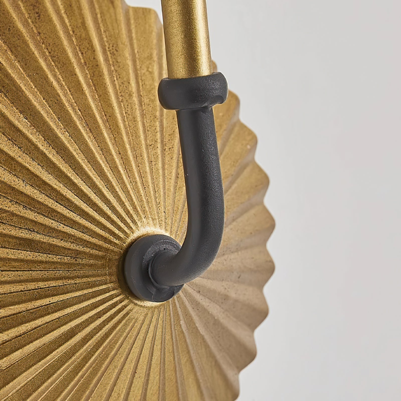 Clove Wall Lamp