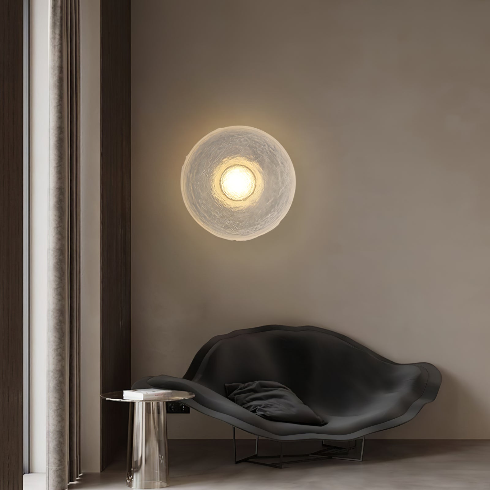 Eclipse Resin Wall Lamp