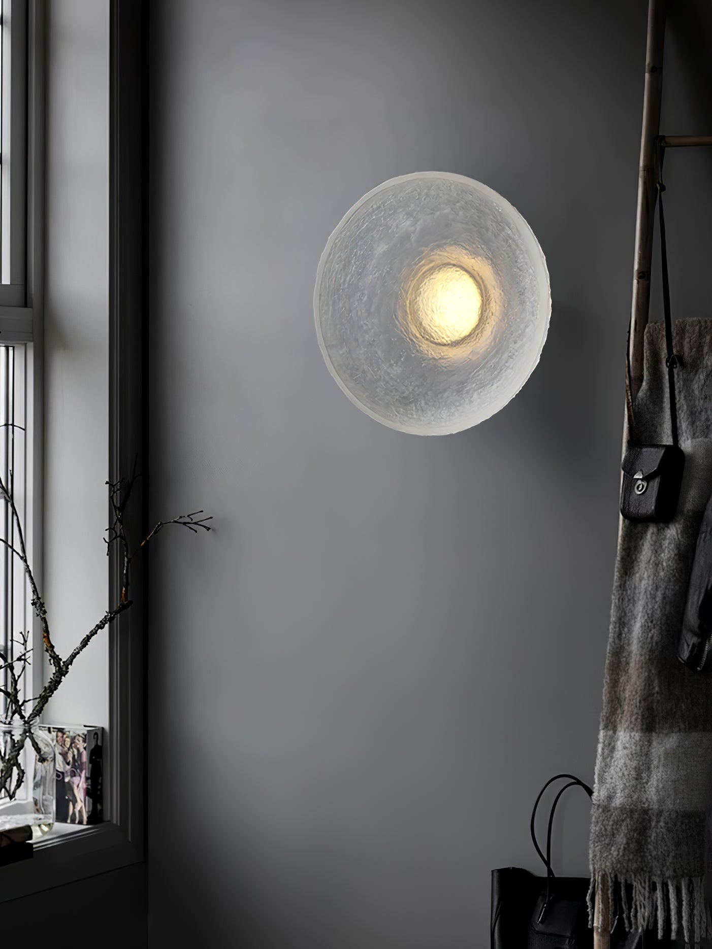 Eclipse Resin Wall Lamp
