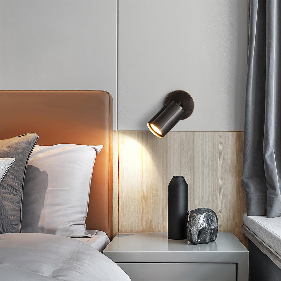 Eduard Wall Light