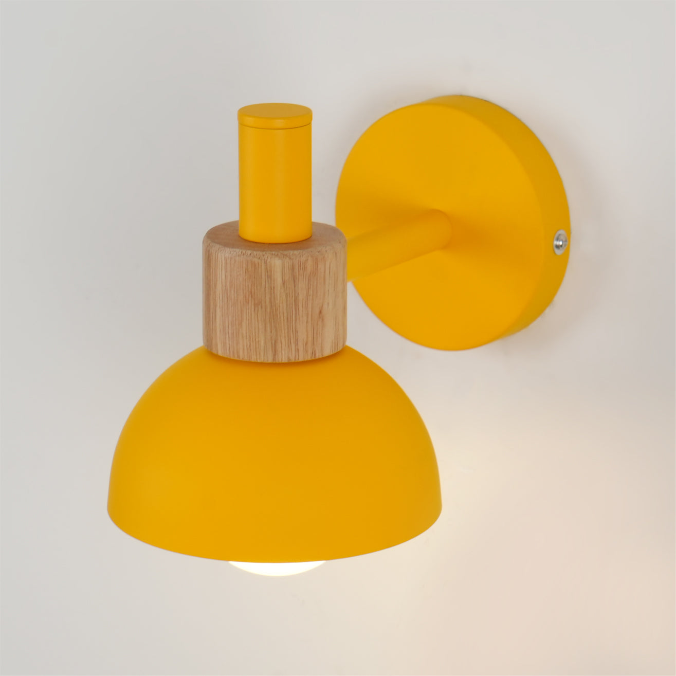 Fanta Wall Lamp
