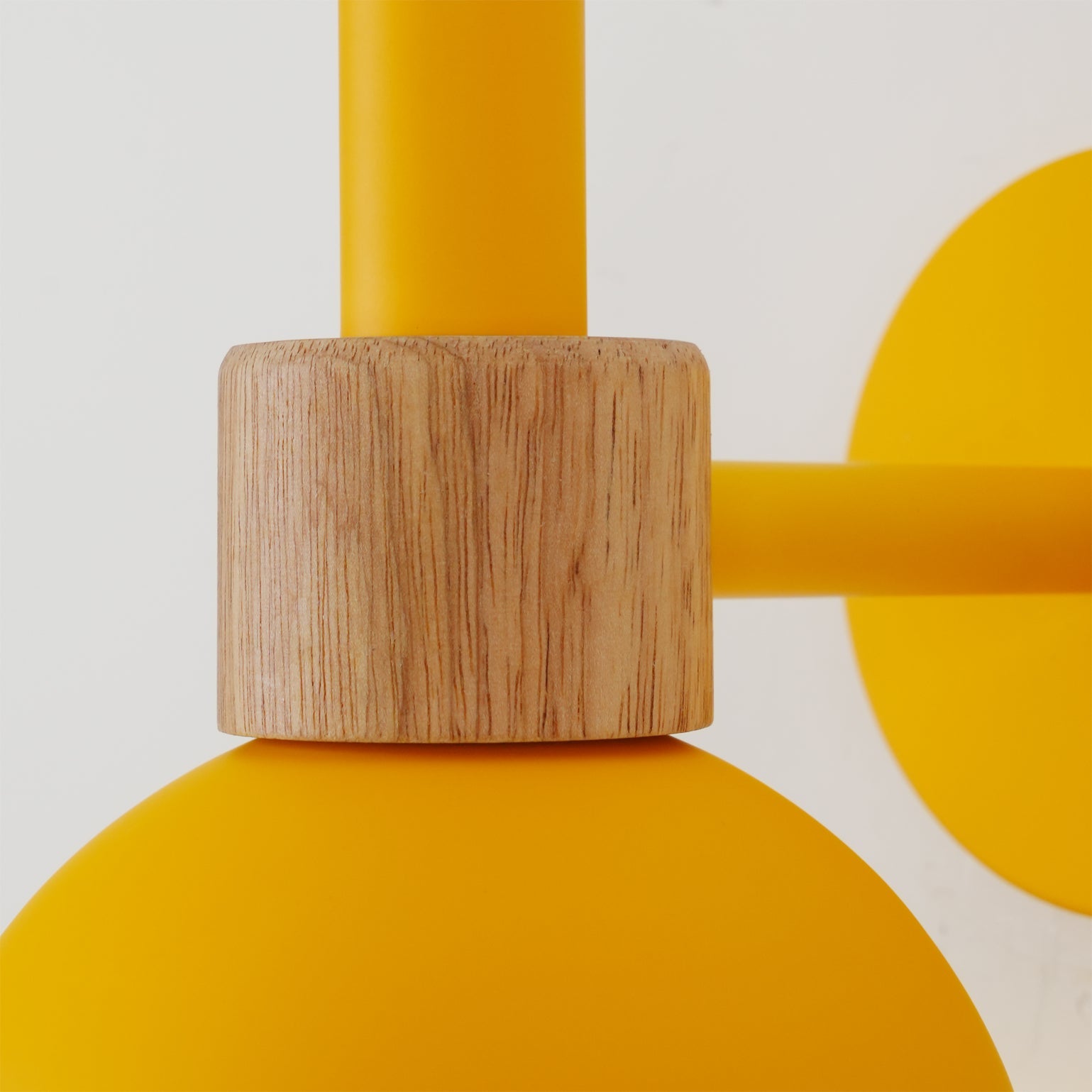 Fanta Wall Lamp