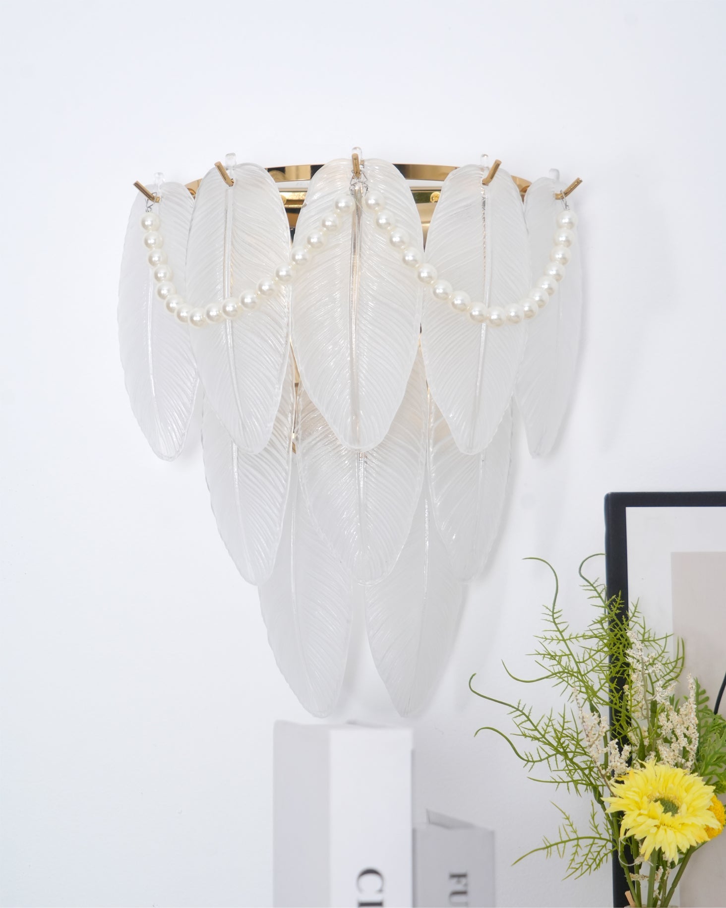 Feather Pearl Wall Lamp