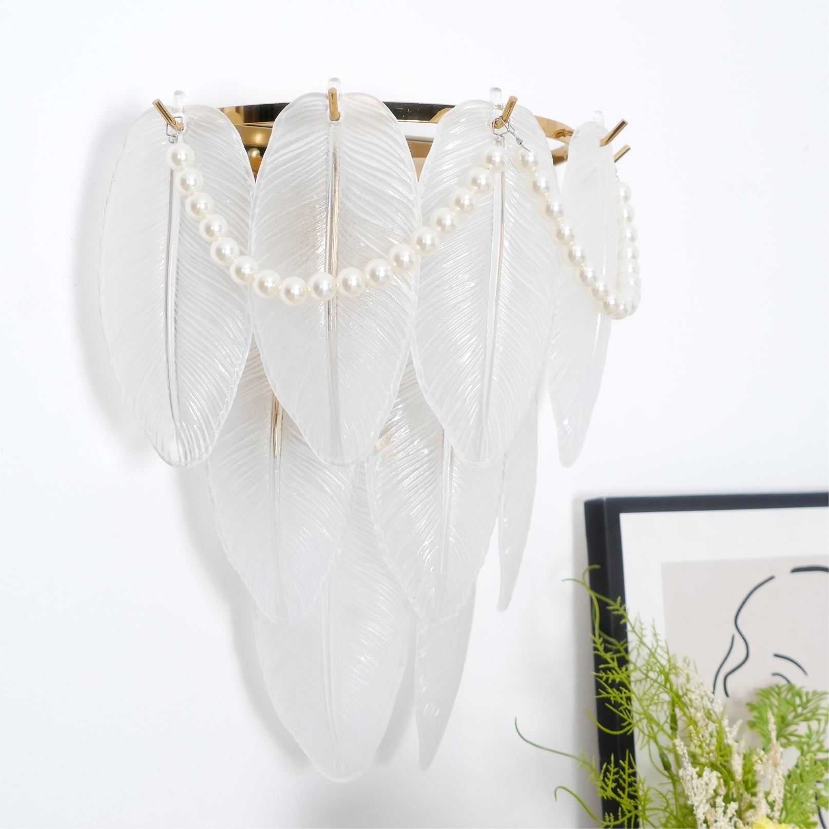 Feather Pearl Wall Lamp