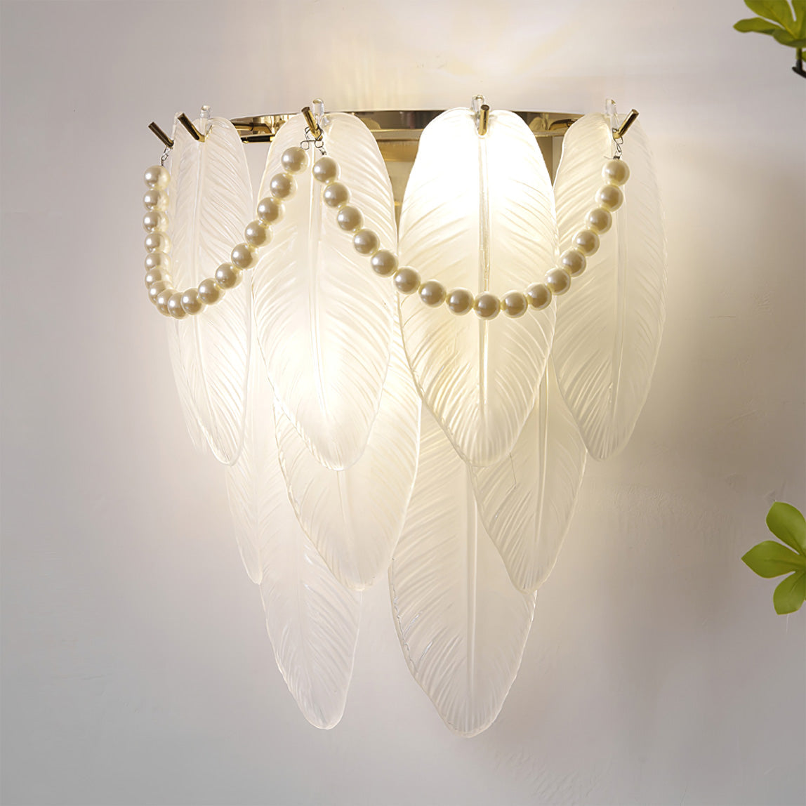 Feather Pearl Wall Lamp