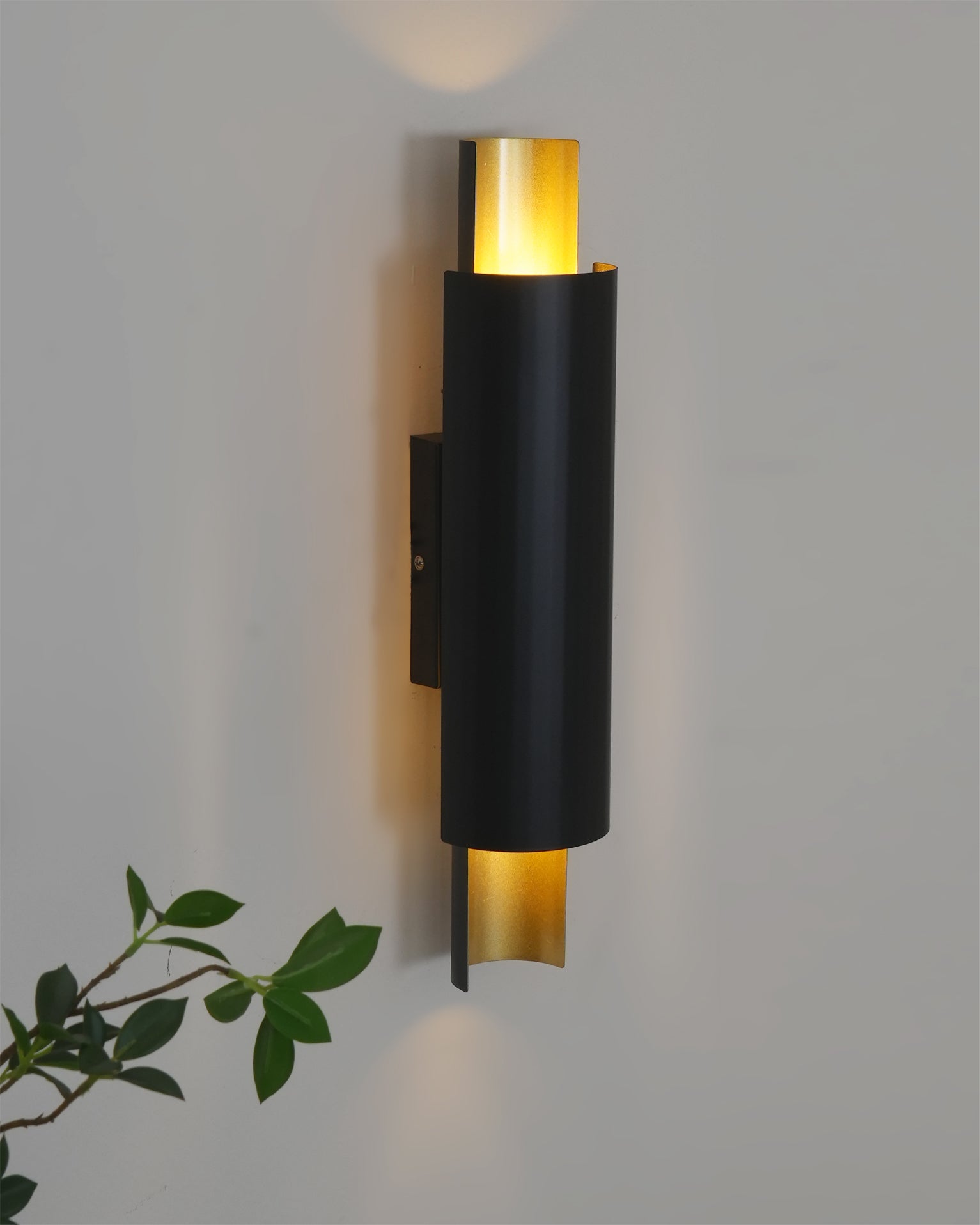Flis Wall Lamp