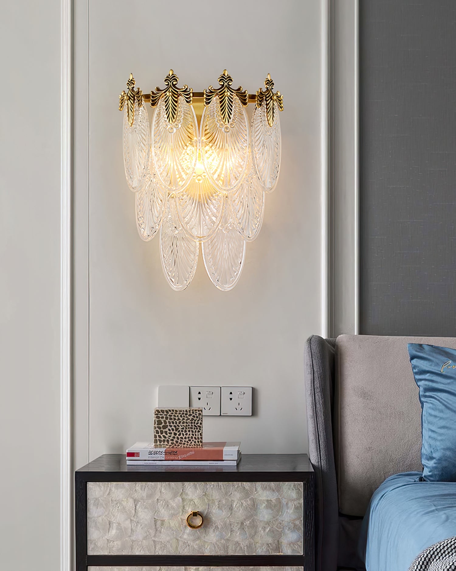 Giulia Brass Wall Lamp