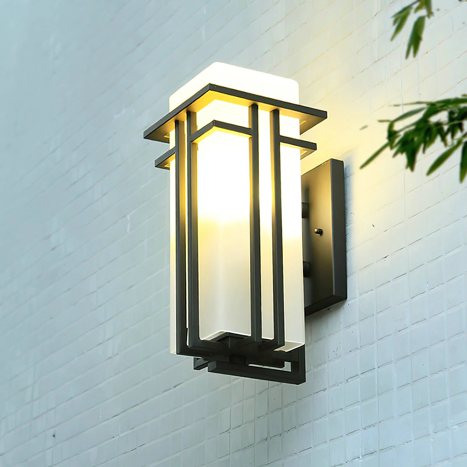 Glass Linden Outdoor Wall Lamp