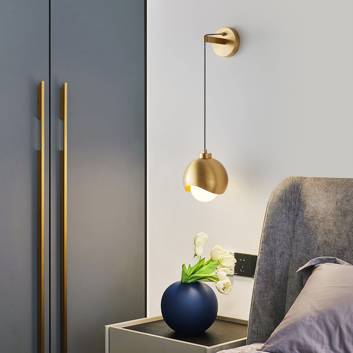 Helmet Wall Lamp