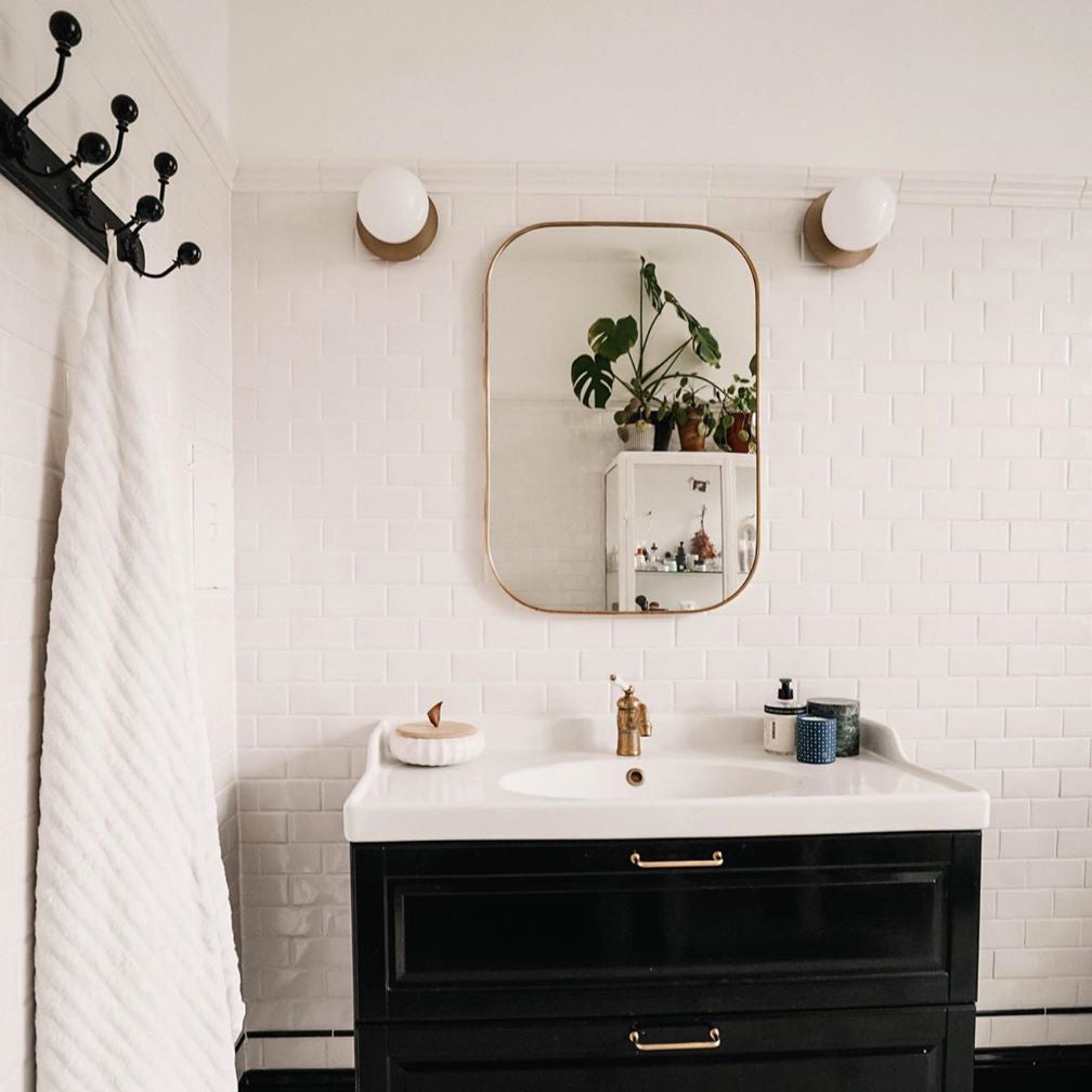 Lila Wall Lamp