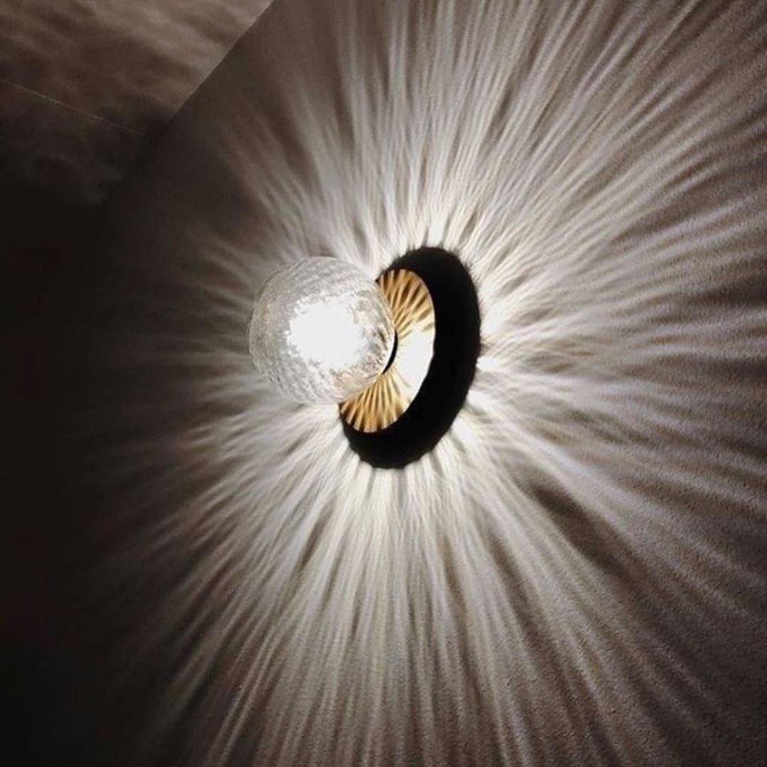 Lila Wall Lamp