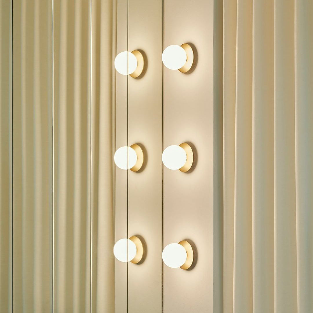 Lila Wall Lamp