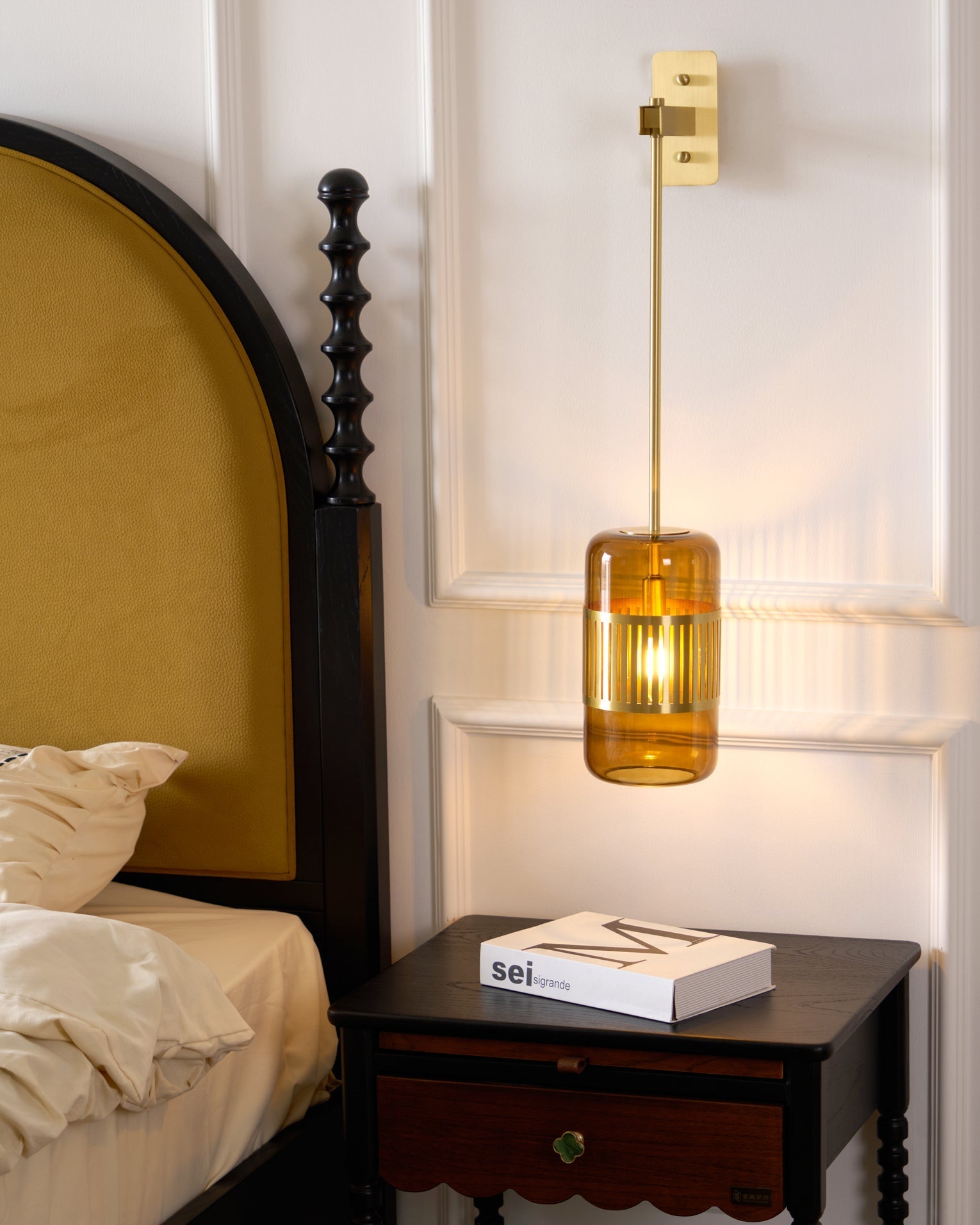 Lizak Wall Lamp