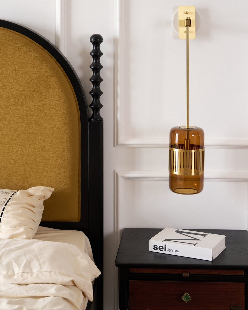 Lizak Wall Lamp