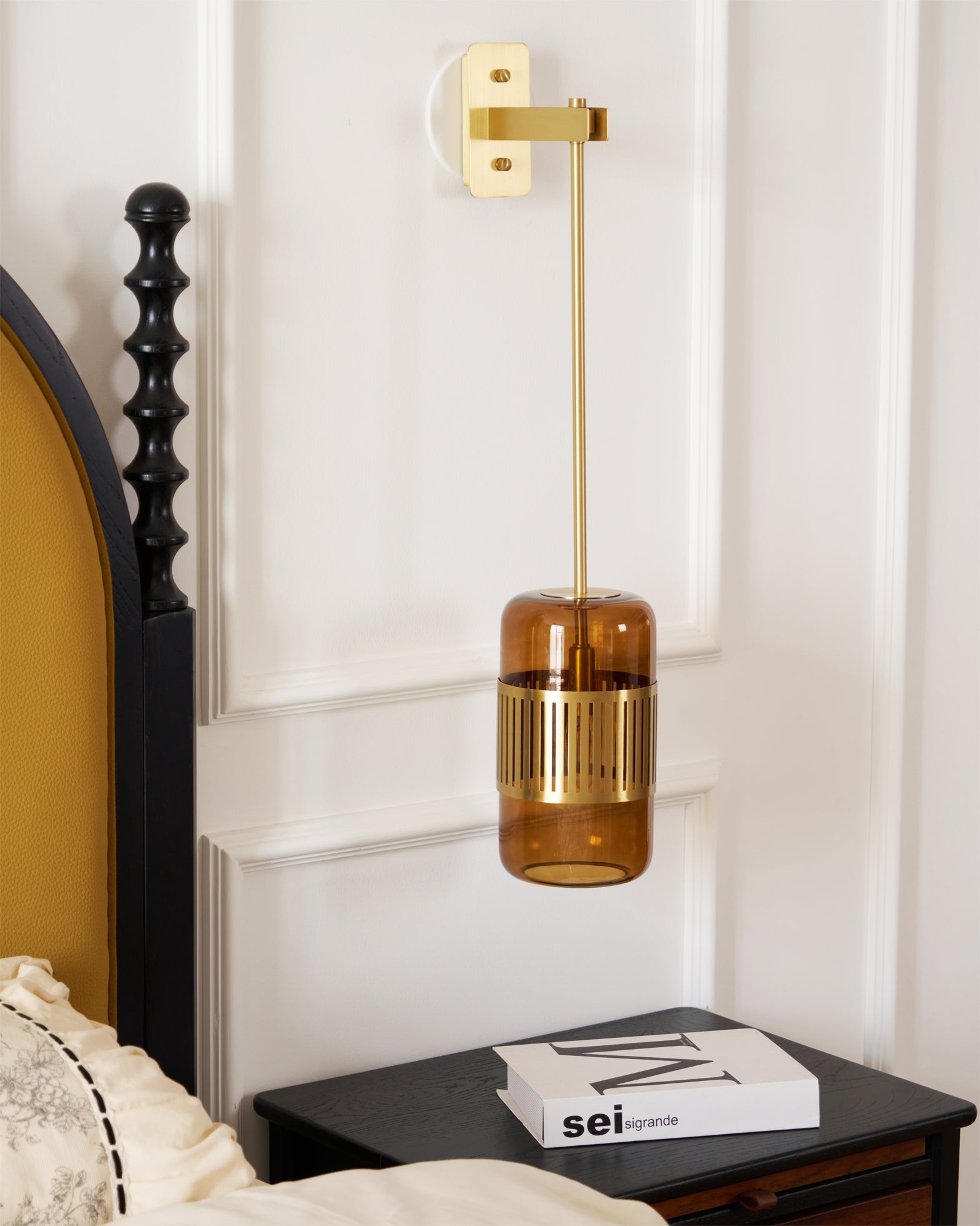Lizak Wall Lamp