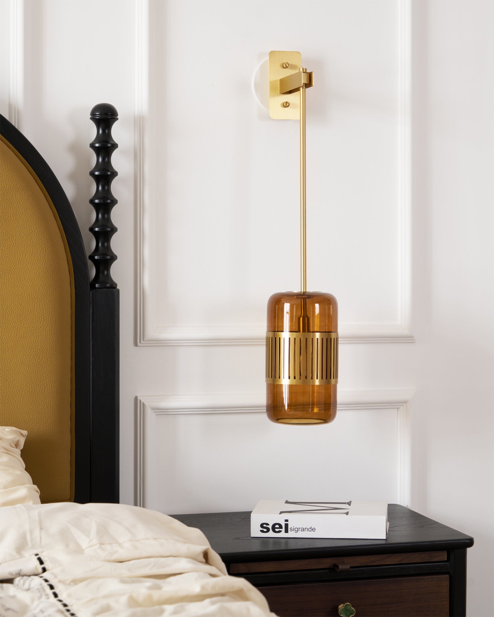 Lizak Wall Lamp