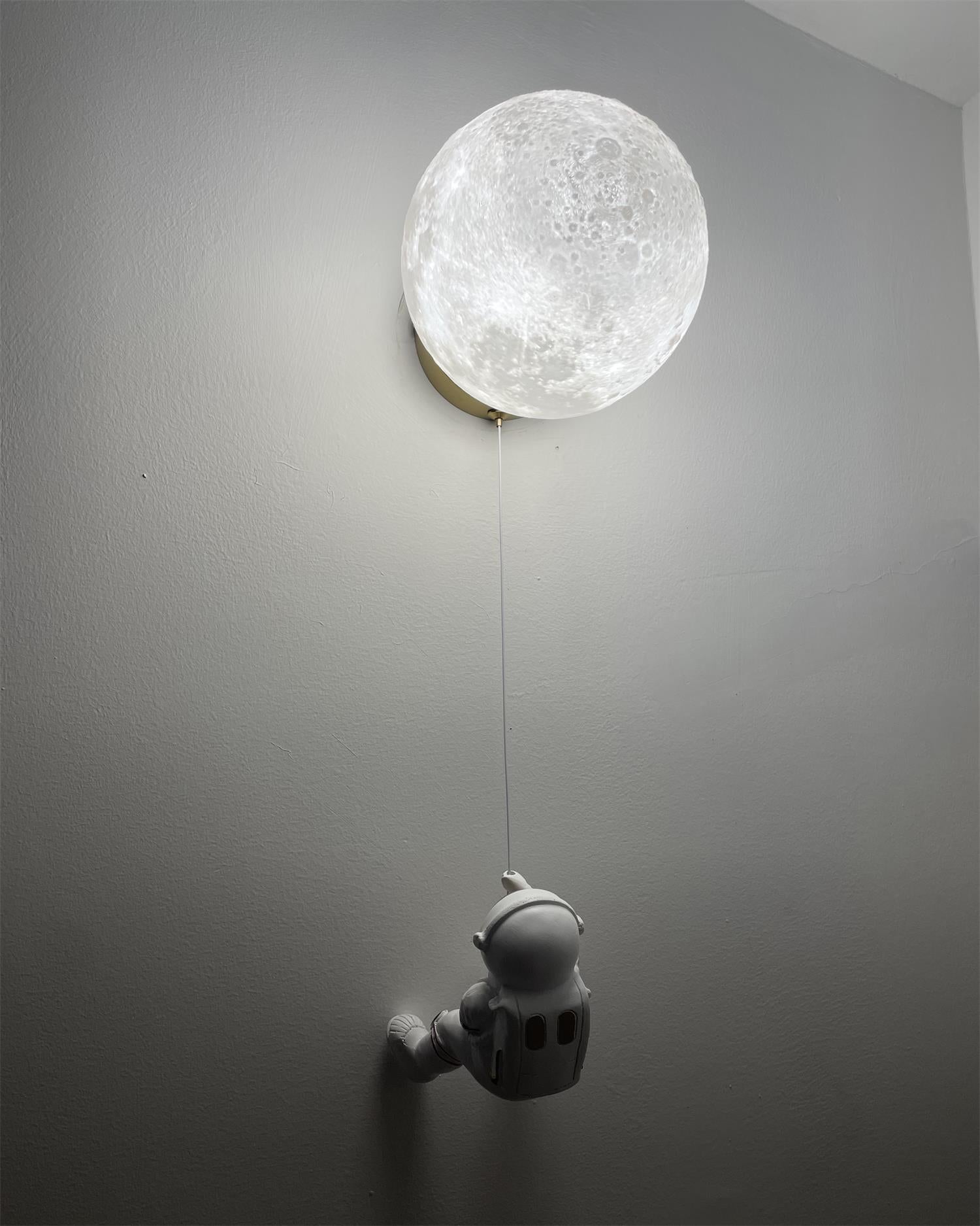 Lunar Wall Lamp