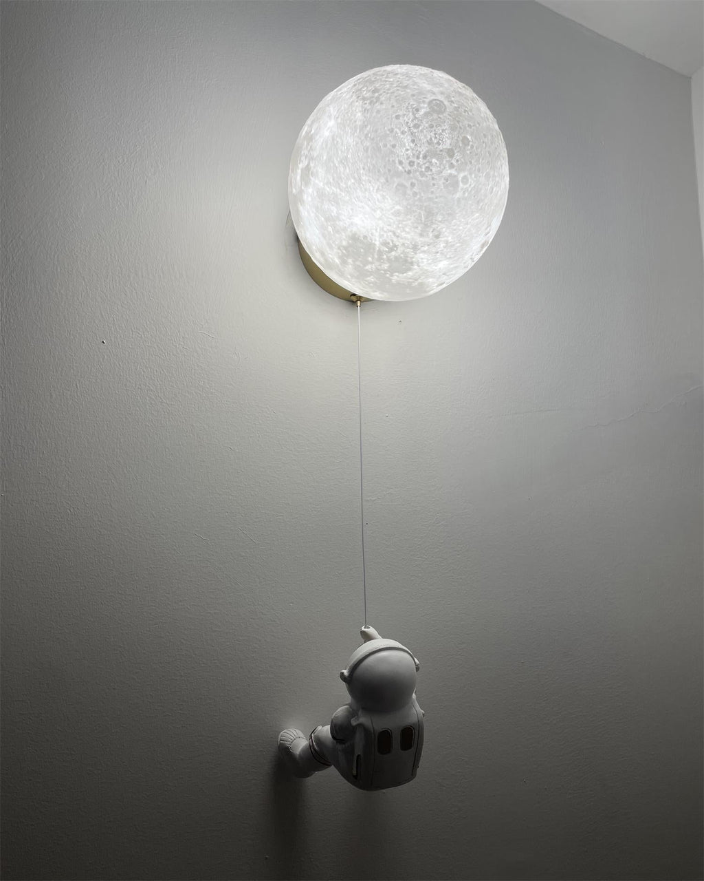 Lunar Wall Lamp