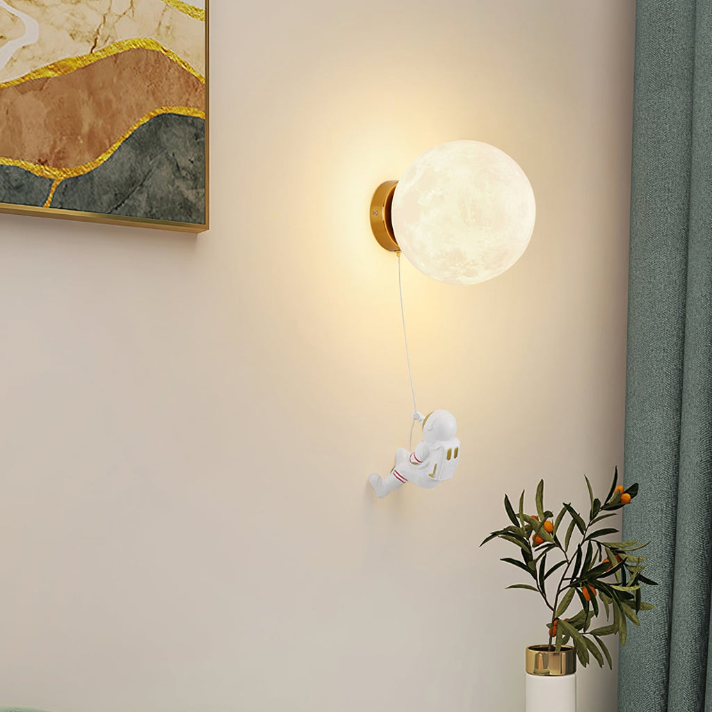 Lunar Wall Lamp