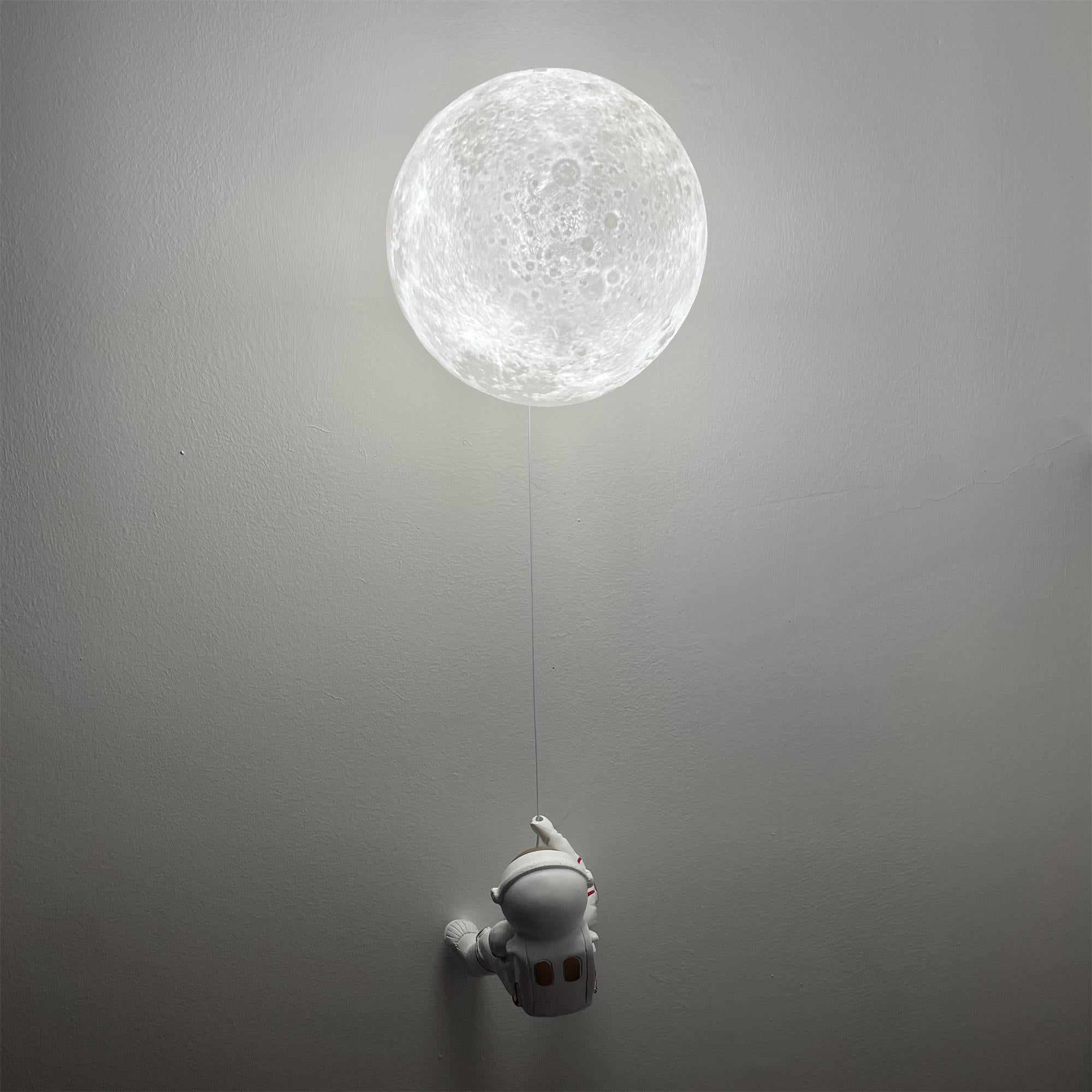 Lunar Wall Lamp