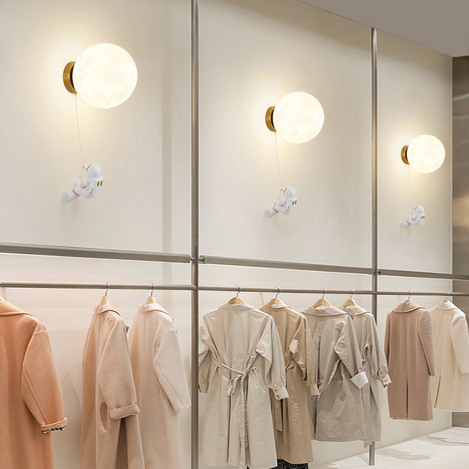 Lunar Wall Lamp