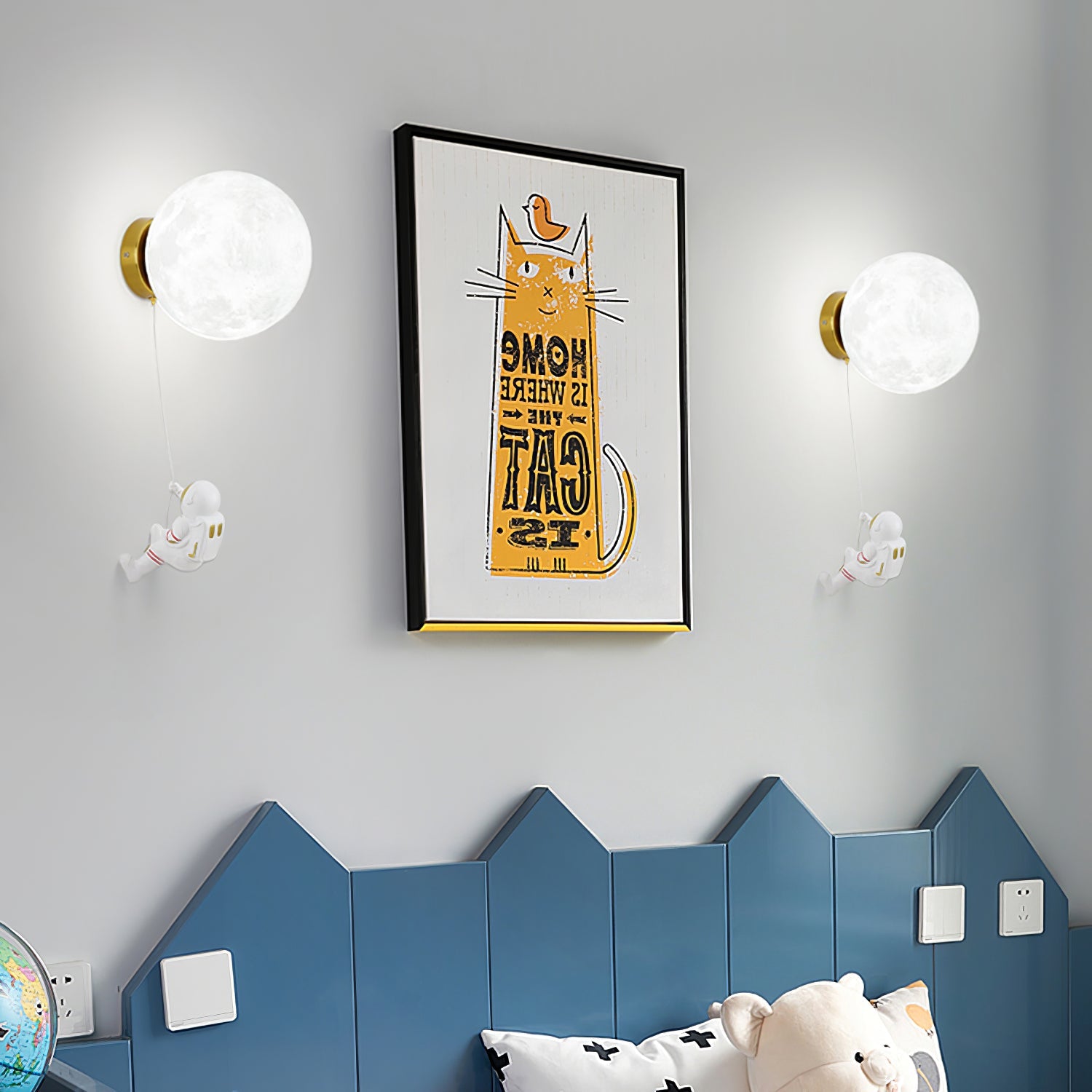 Lunar Wall Lamp