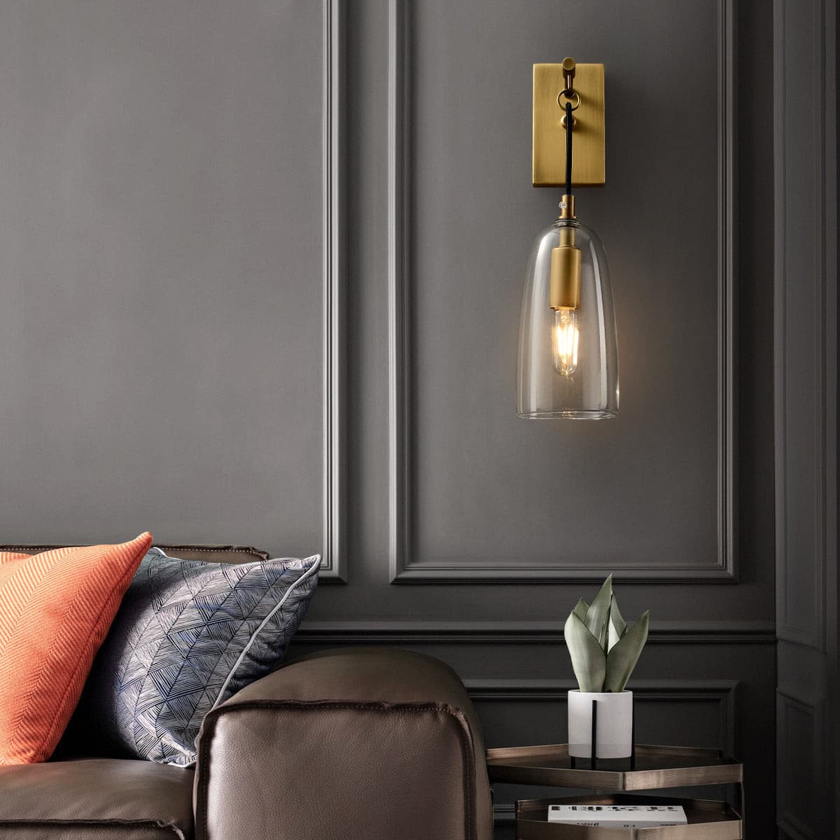 Lure Wall Lamp