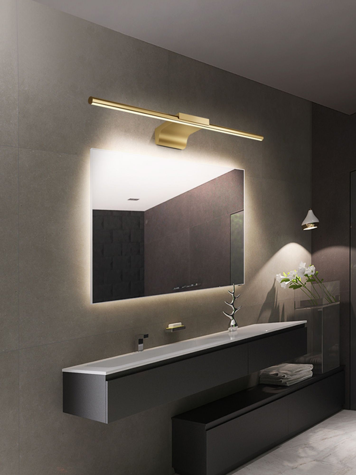 Metallic Streamlined Wall Light