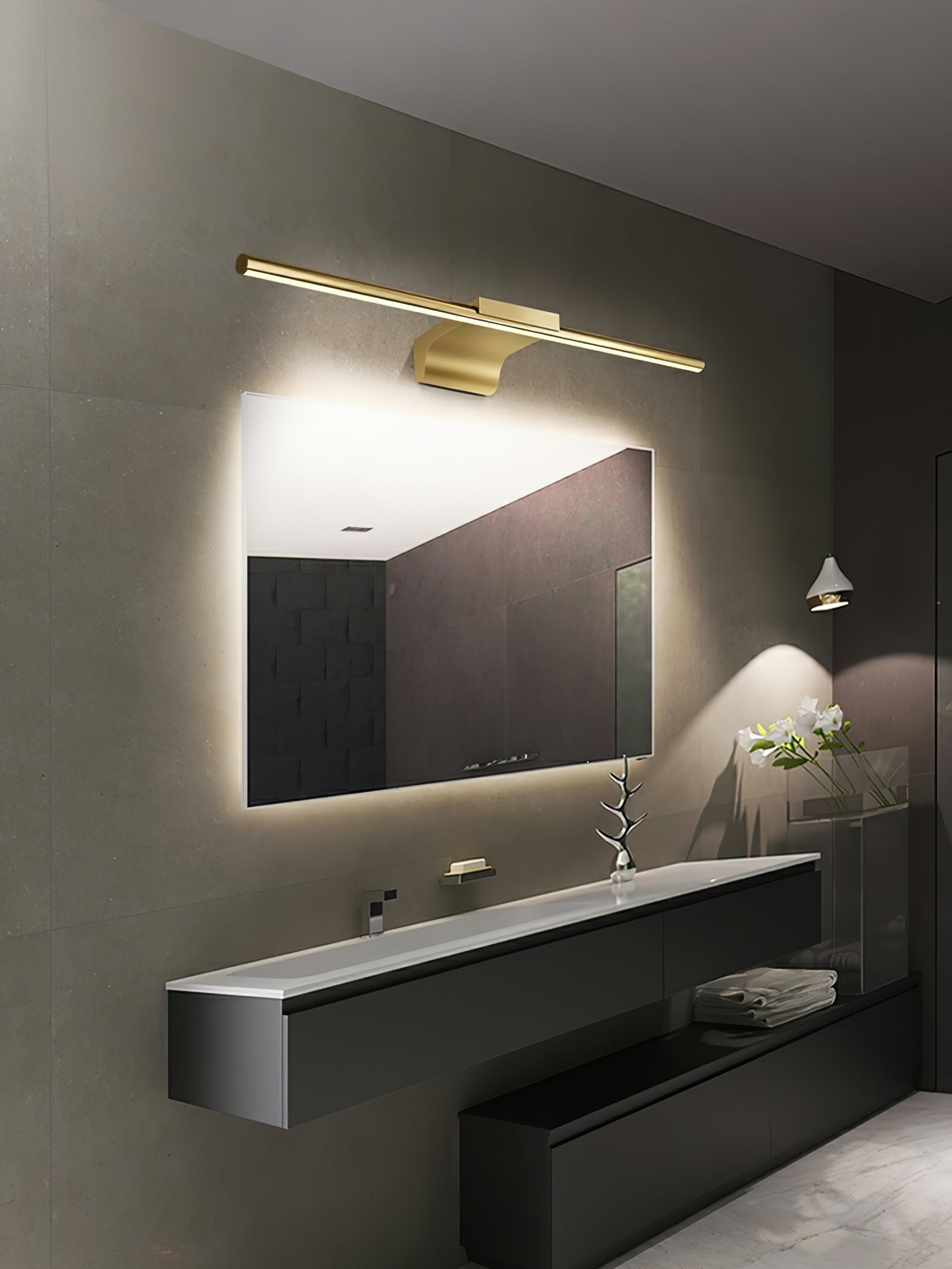 Metallic Streamlined Wall Light