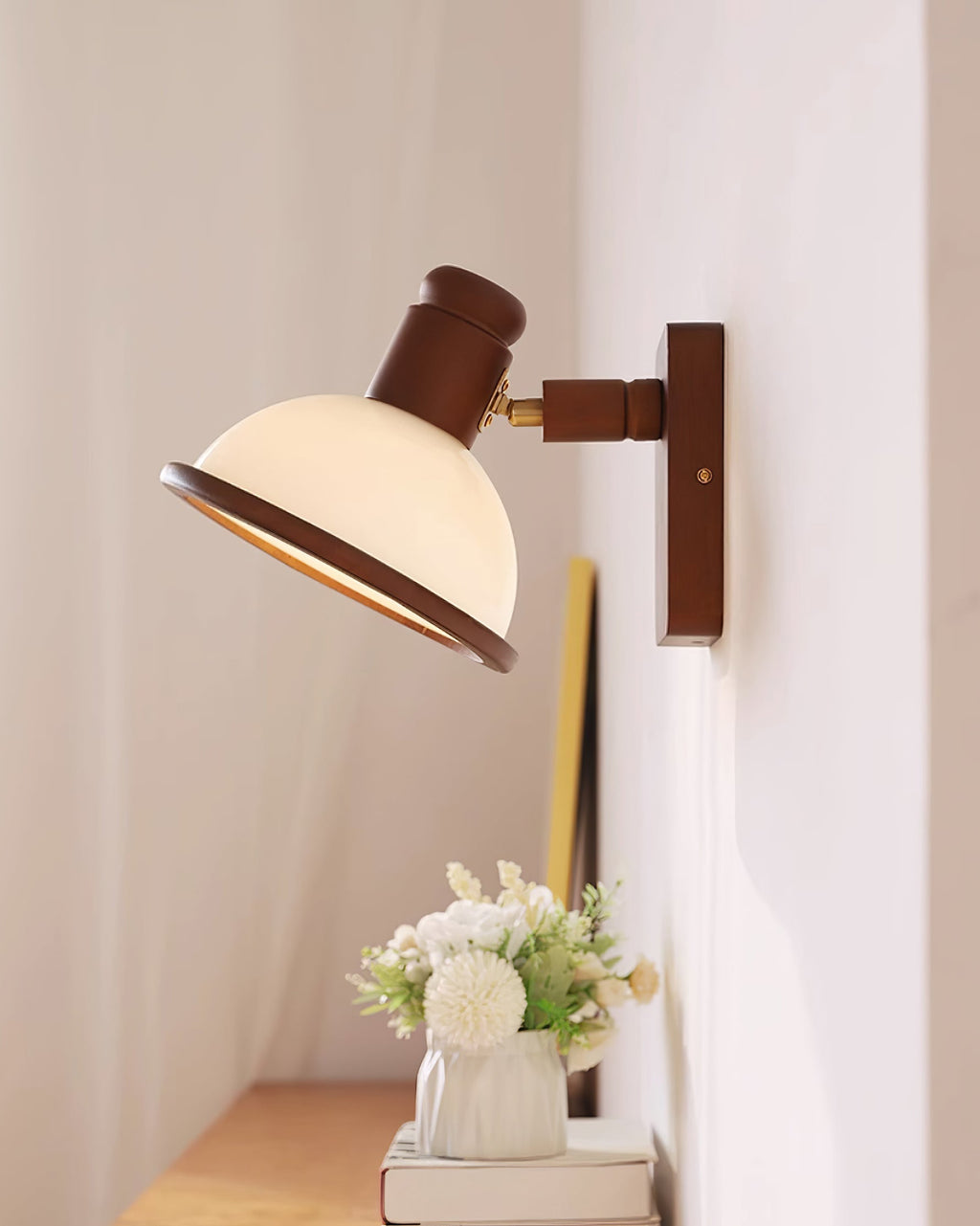 Girona Mia Wall Lamp