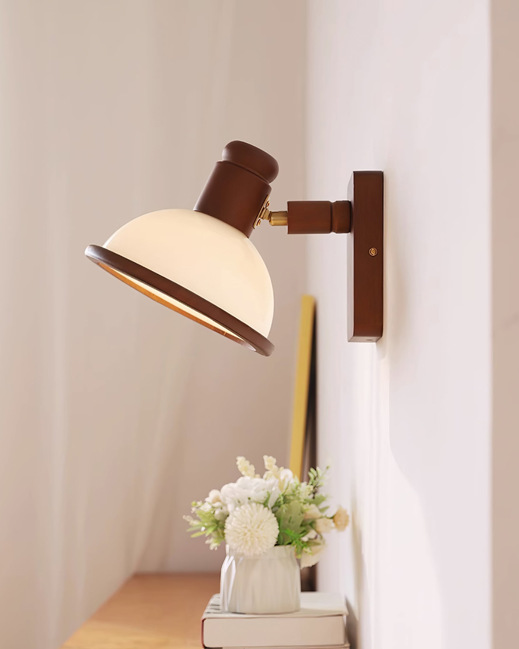 Girona Mia Wall Lamp