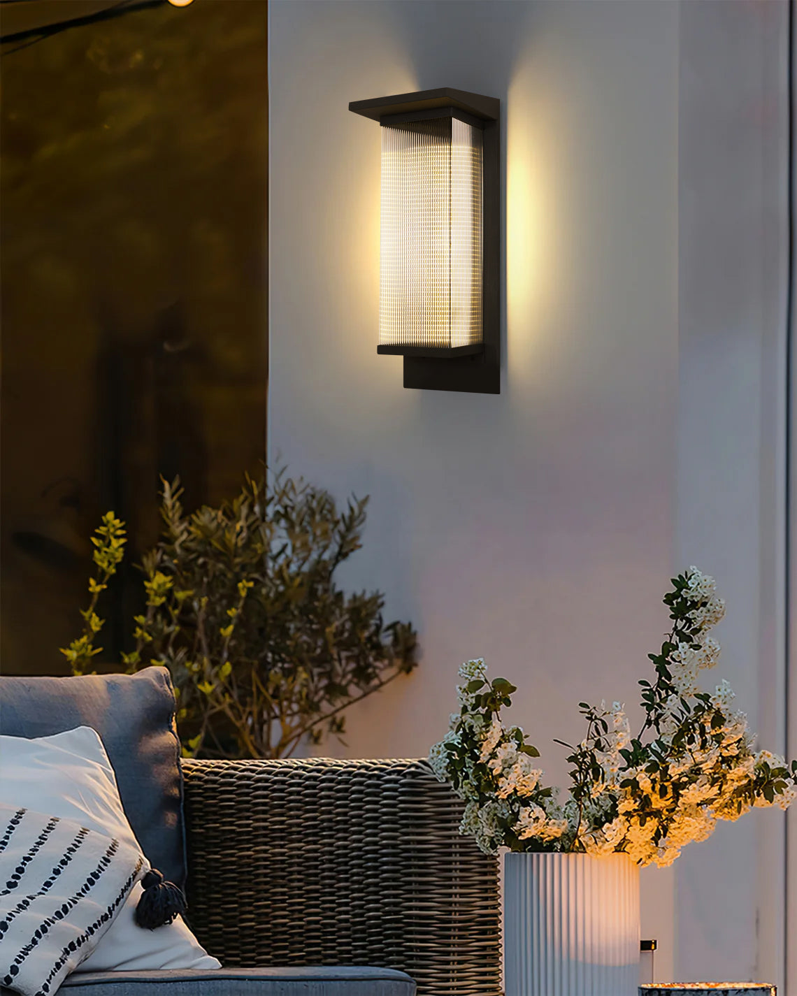 Oleron Box Outdoor Wall Lamp