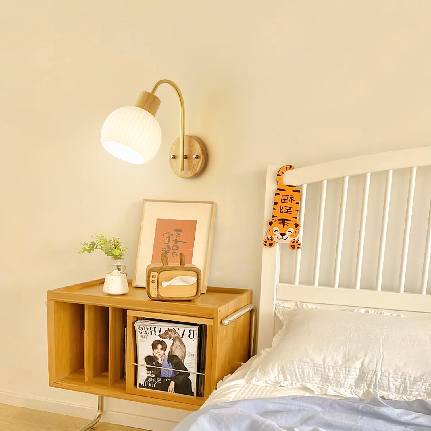 Petaluma Wall Light