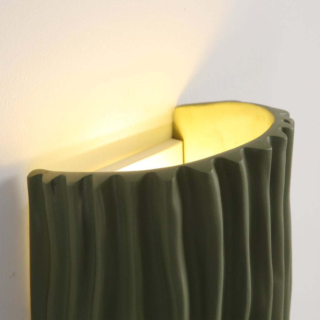 Pleated Resin Wall Lamp