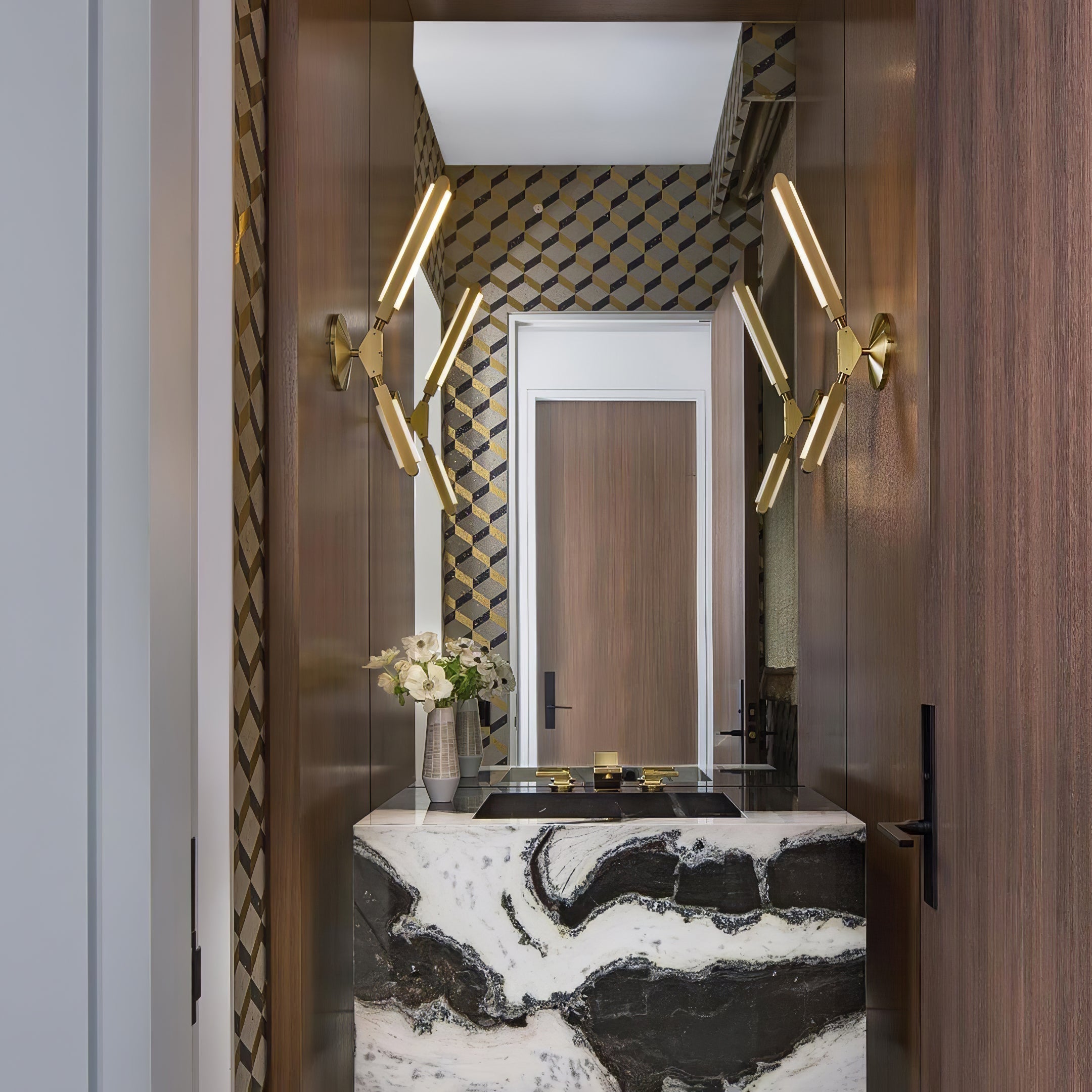 Pris K Wall Lamp