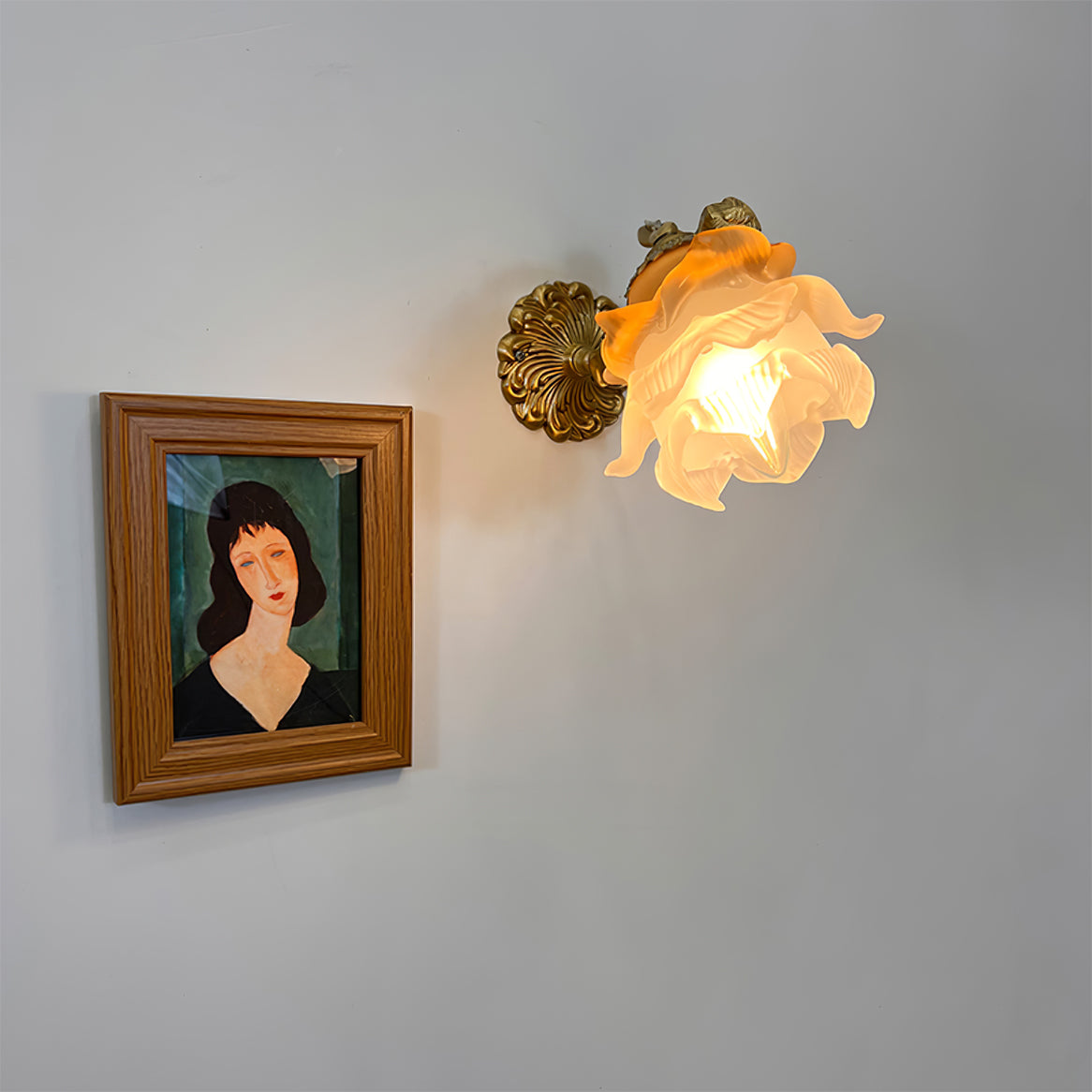 Putti Statuettes Brass Wall Lamp