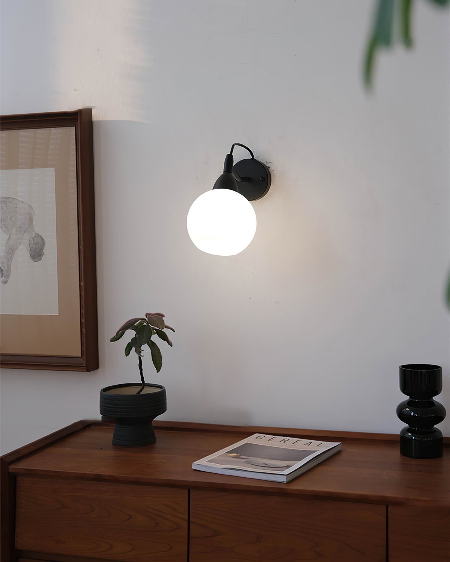 Reese Wall Lamp