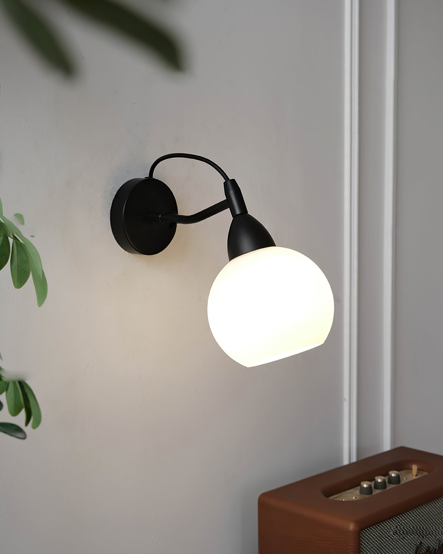 Reese Wall Lamp