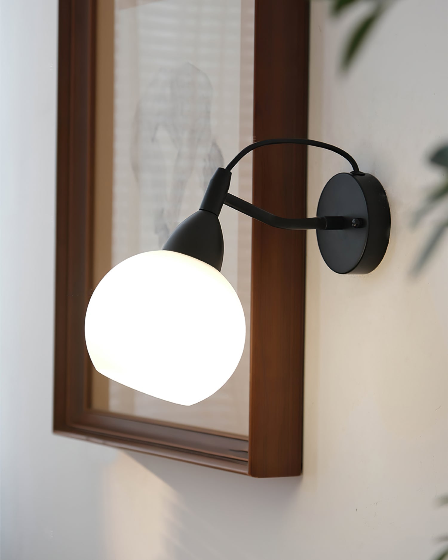 Reese Wall Lamp