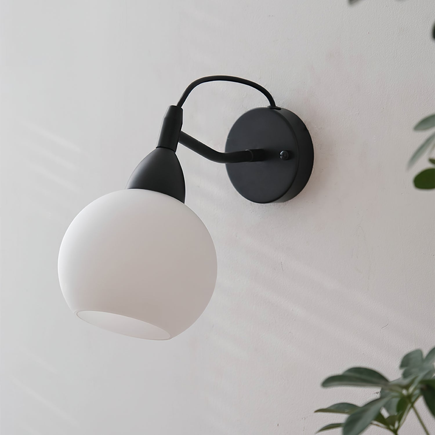 Reese Wall Lamp