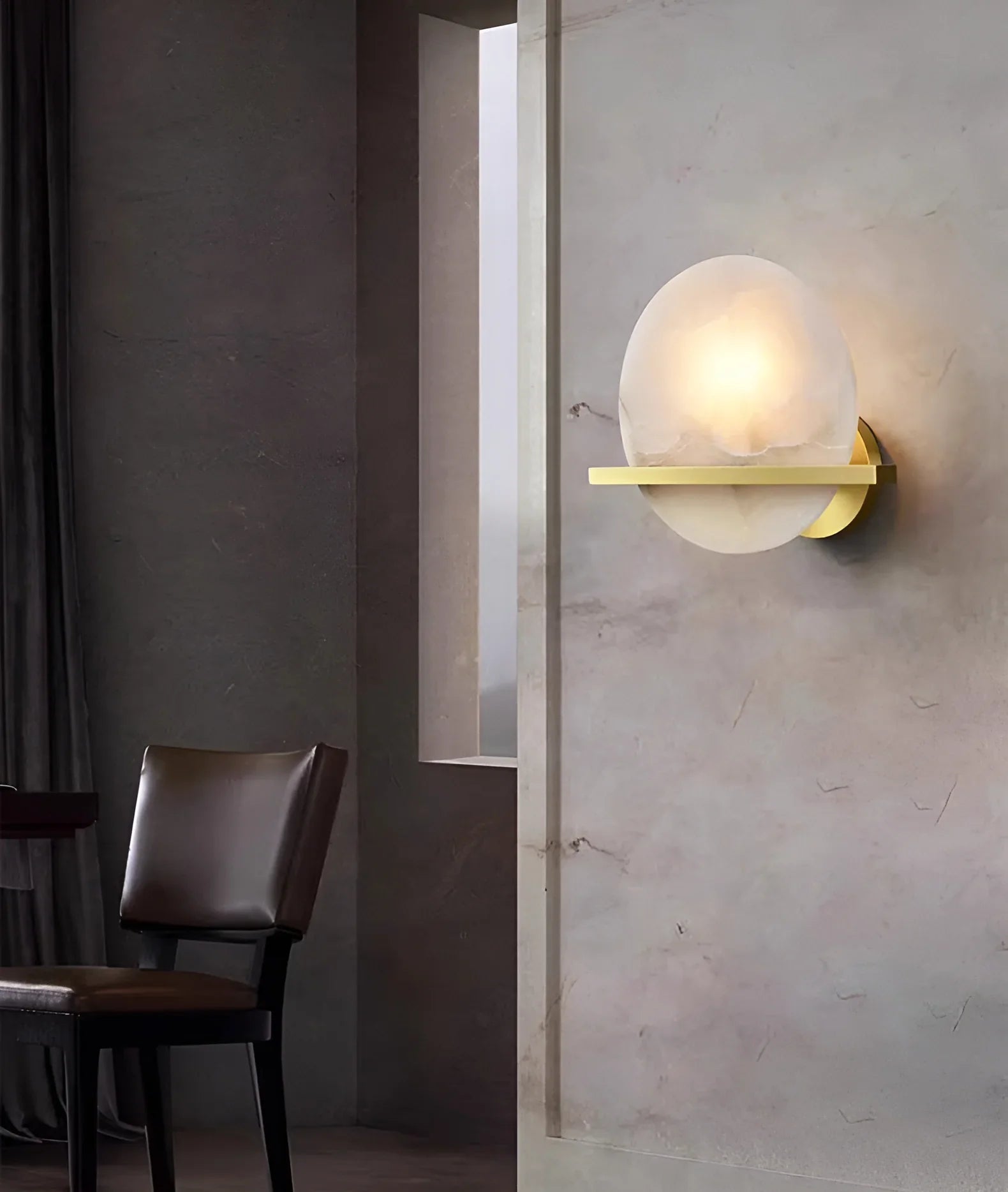 Round Savion Alabaster Wall Lamp